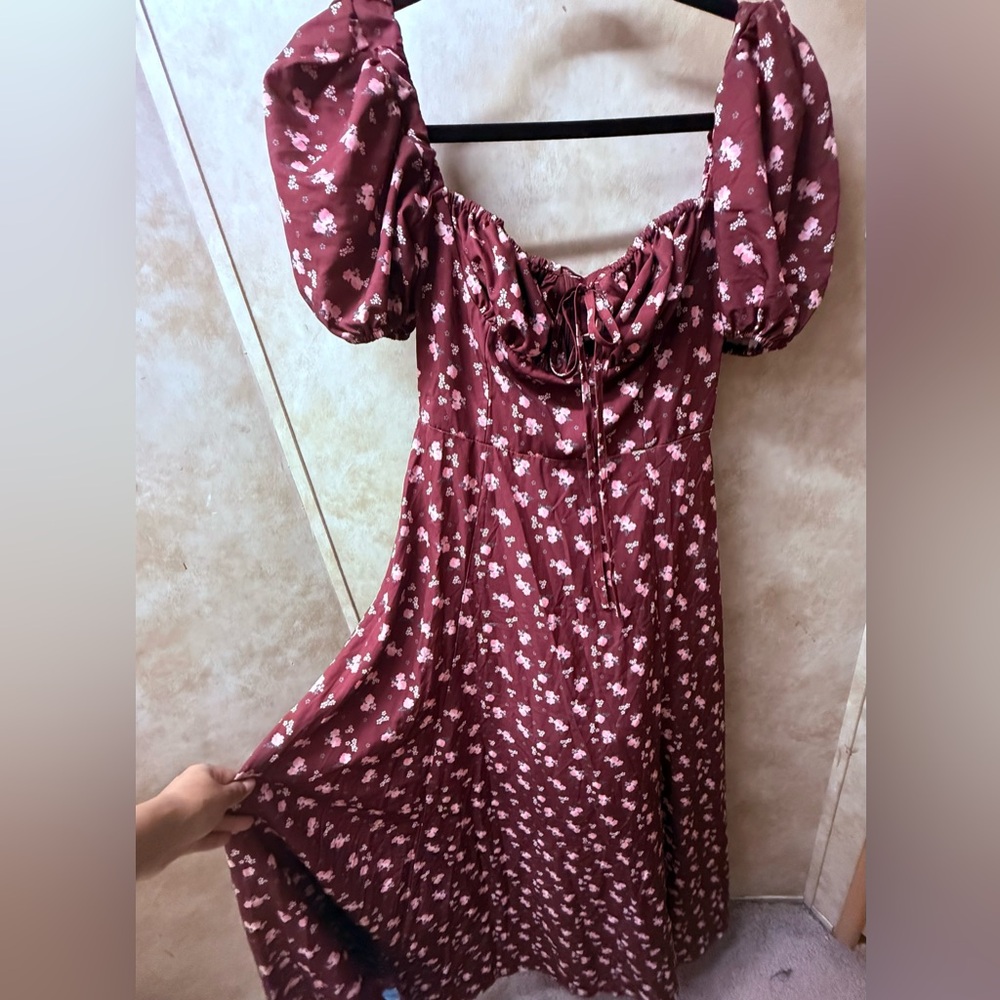 Floral Puff-Sleeve Midi Dress in Burgundy